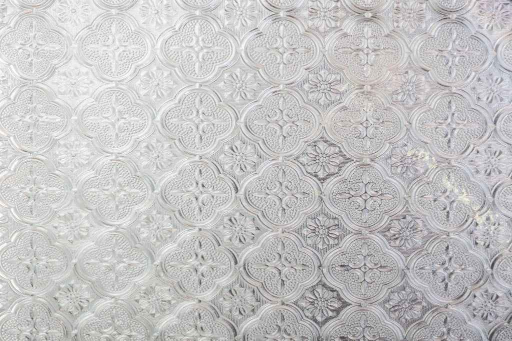 Art Deco Wallpaper design file showing detailed silver quatrefoil pattern